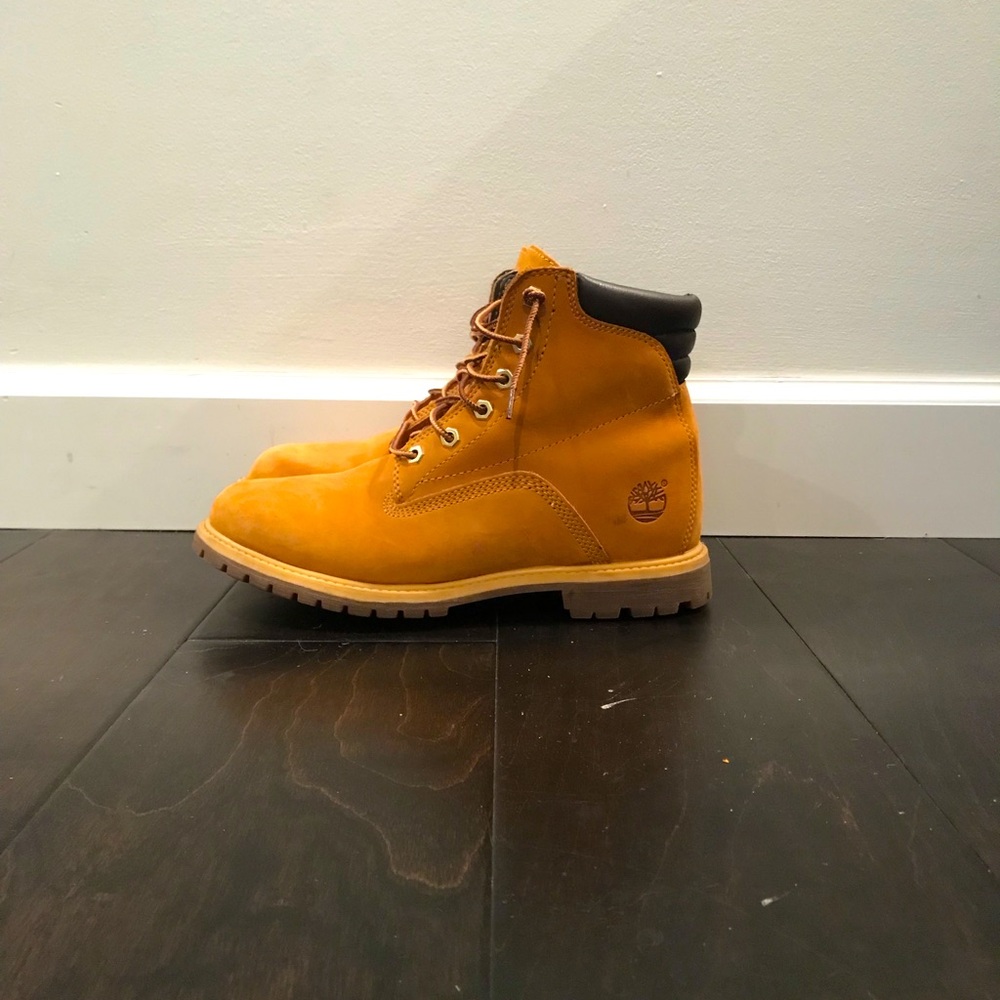 Size 9- Timberland Wheat Ortholite